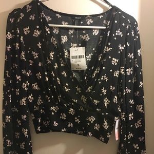 NWT FLORAL BLACK FOREVER 21 CROP TOP
